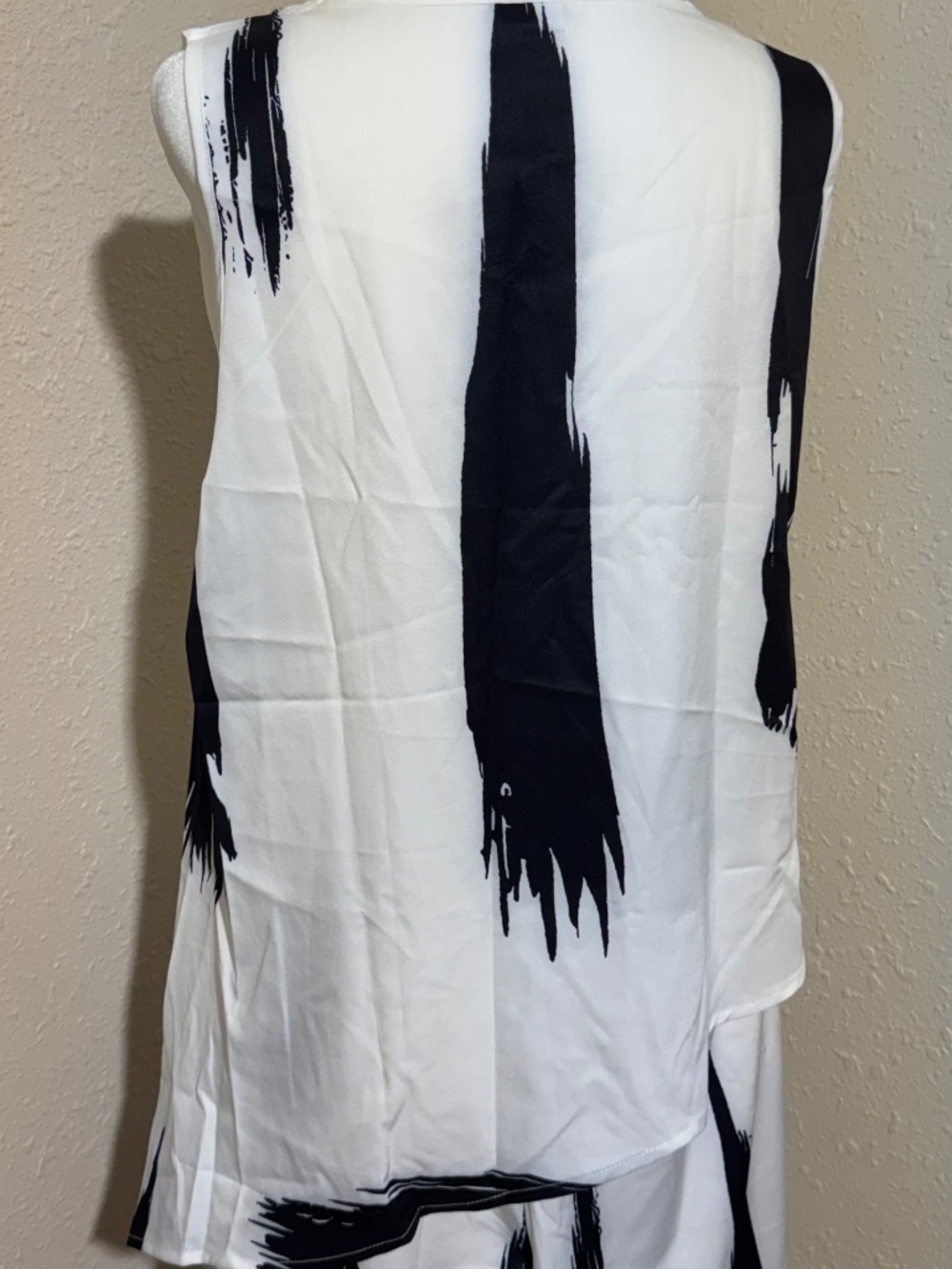 Women's Black & White Abstract Print 2-Piece Set | Size Large - Picture 4 of 7